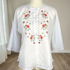 VTG Bai Hua Hand Embroidered Top Womens M White Butterflies Frog Clasp Kimono
